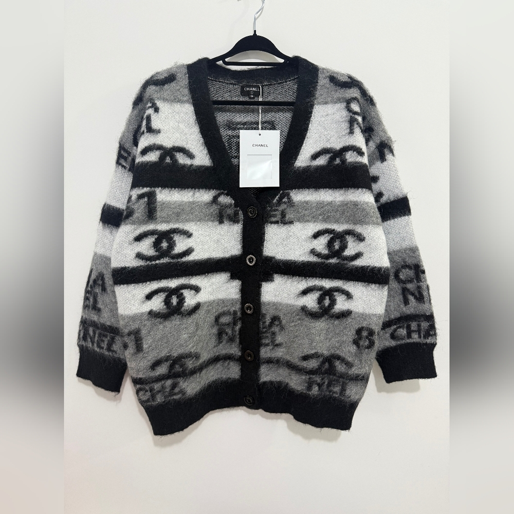 CHANEL Monogram Jacquard V-Neck Knit Cardigan